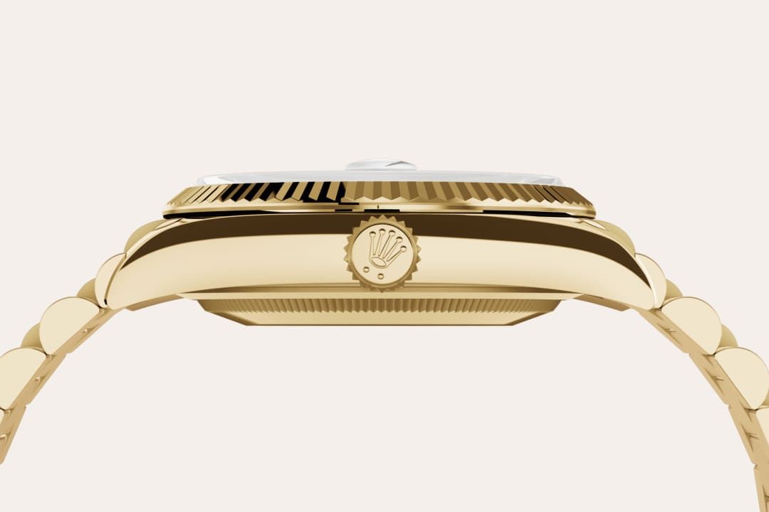 Men's Luxury Gold Quartz Watch with Champagne Dial - Day & Date Display and President Bracelet