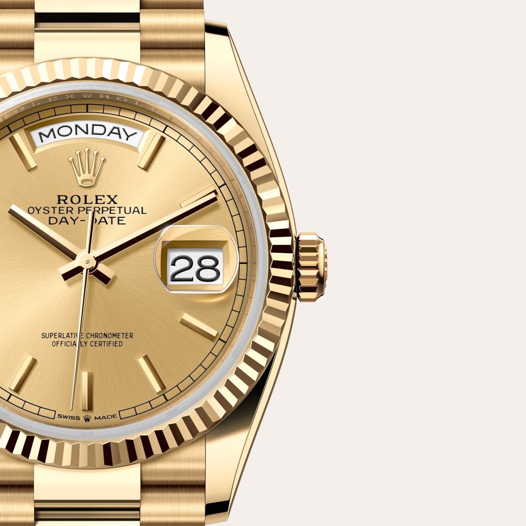 Men's Luxury Gold Quartz Watch with Champagne Dial - Day & Date Display and President Bracelet