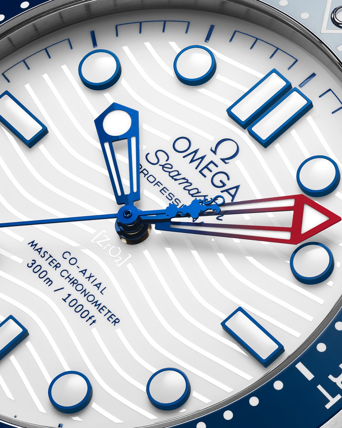 Men's White Dial Diver Automatic Watch with Date - Blue Rubber Strap - 300M Water Resistant