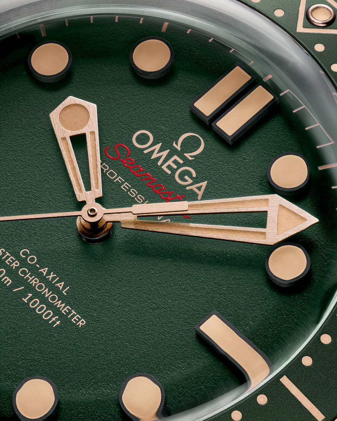 Men's Green Dial Diver Automatic Watch - Green Rubber Strap - Two Tone Bezel - 300M