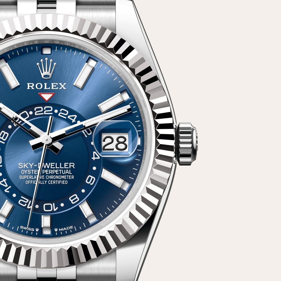 Men's Silver Quartz Watch with Blue Dial - Dual Time Zone Display, Date Magnifier and Jubilee Bracelet