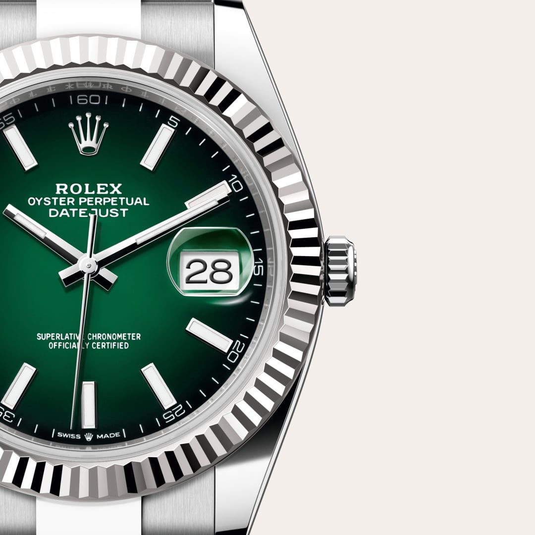 Premium Men's Green Dial Quartz Watch with Day and Date Window - Silver Bracelet